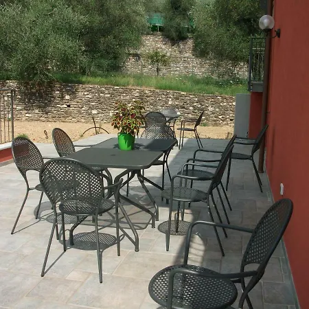 Agriturismo La Scuderia مزرعة للإقامة *